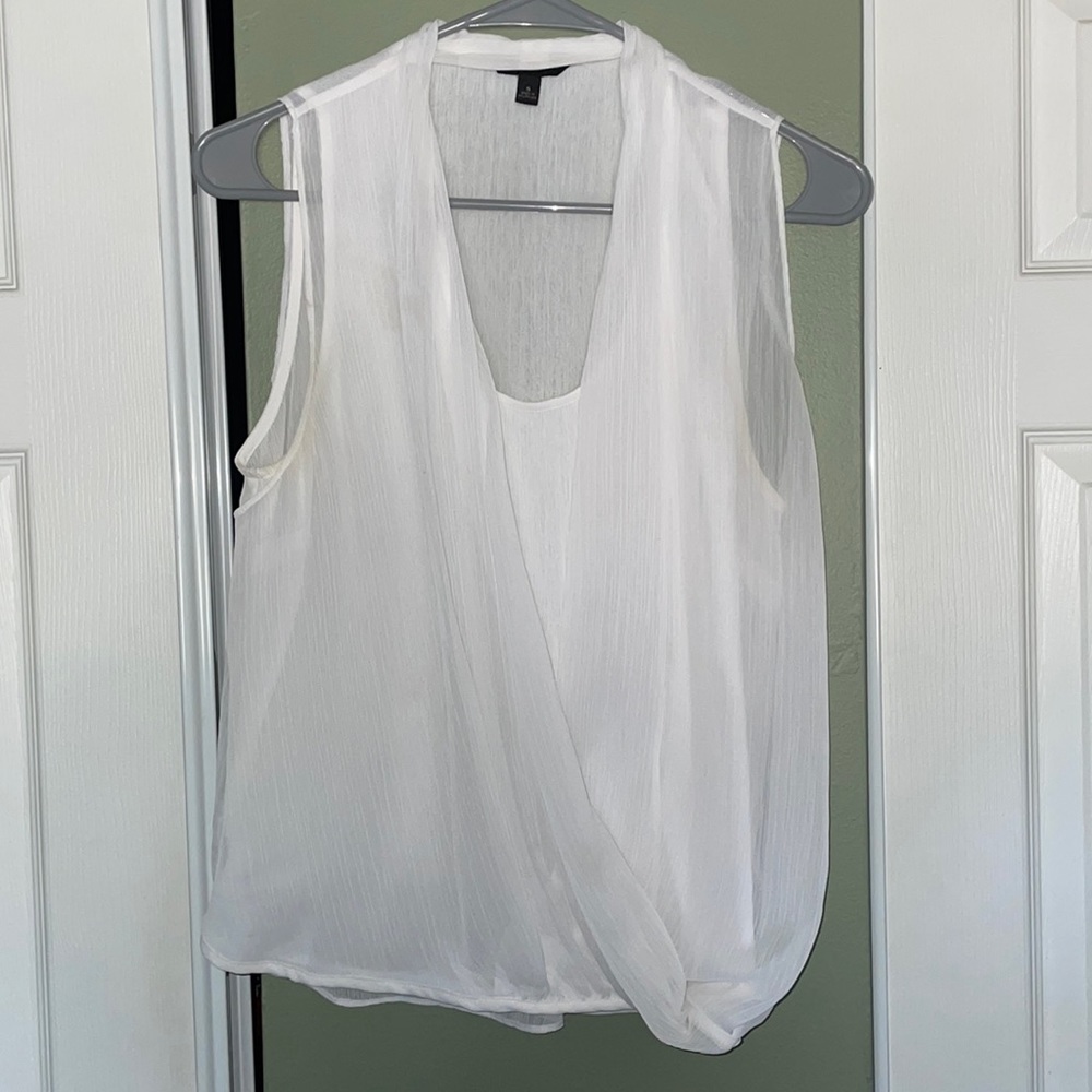 White Blouse, Banana Republic Women’s Size Small, Super Cute!